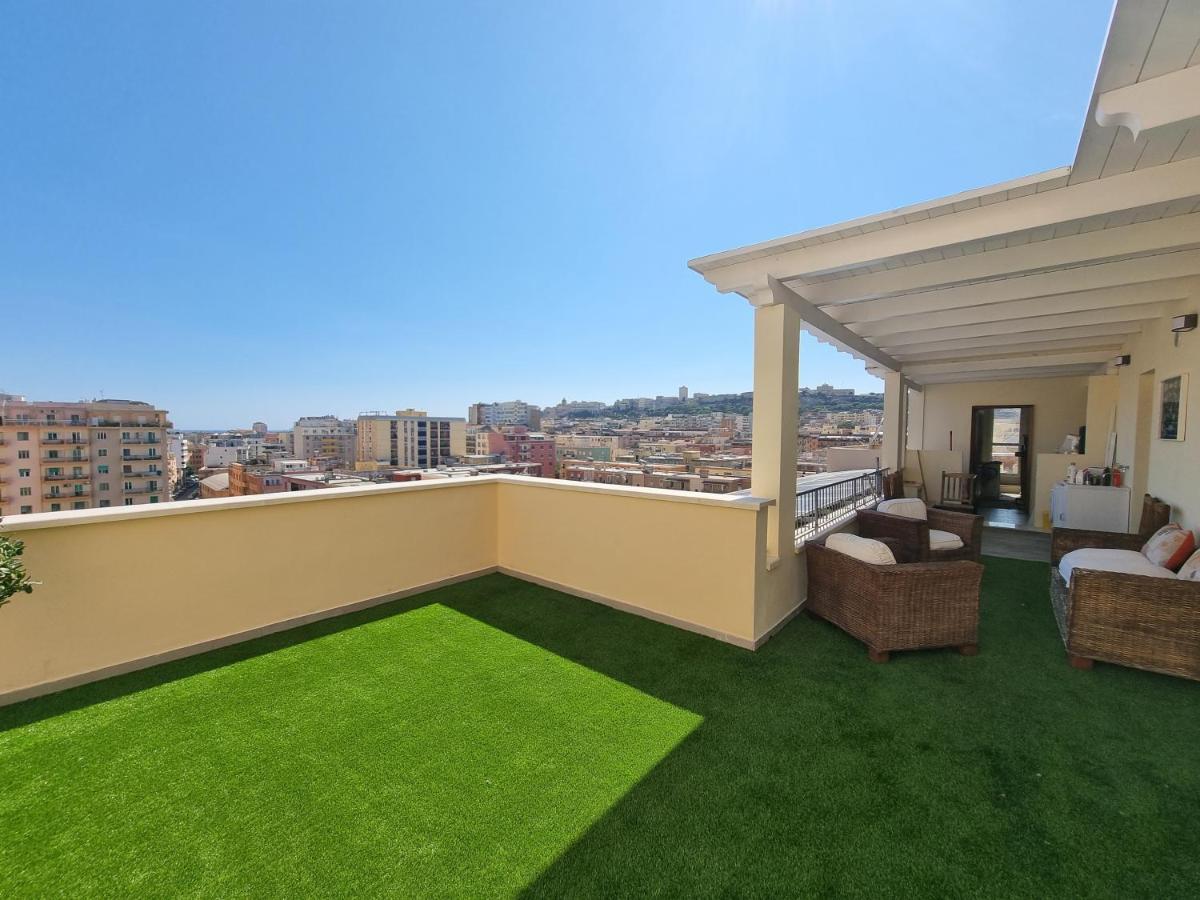 Апартаменты Attico Panoramico Кальяри Экстерьер фото